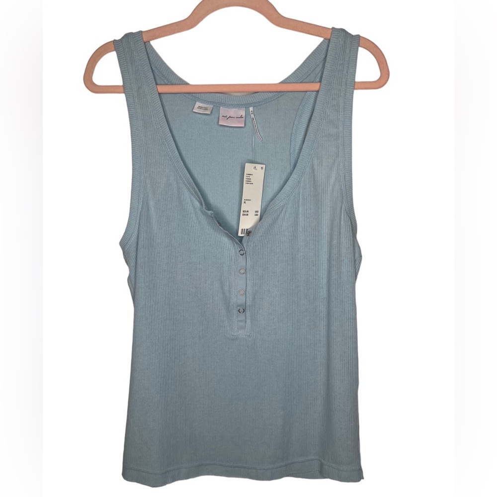 ☮️ 2/$30 NWT Urban Outfitters Soft Ribbed Tank Top with snap closure size XL